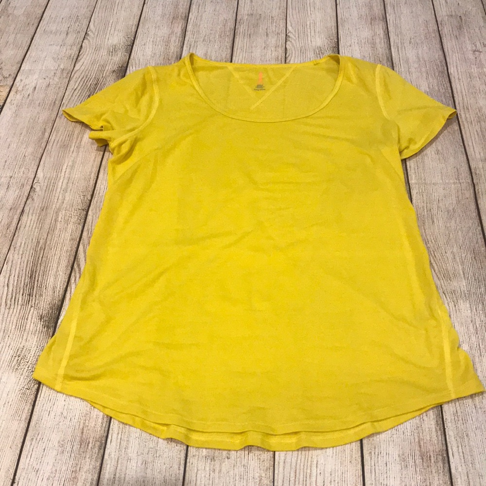 Lucy tee